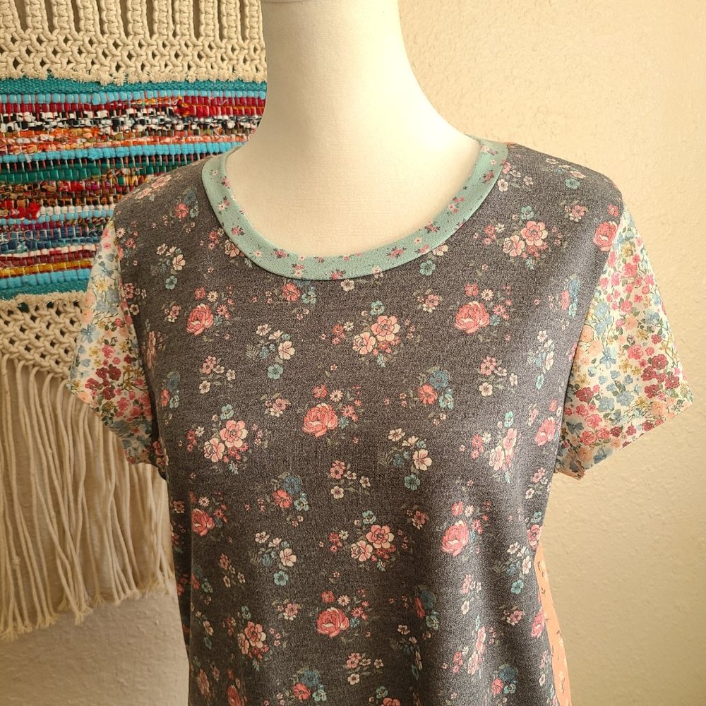 Multi-Floral Rustic Tee NWOT - Picture 2 of 13